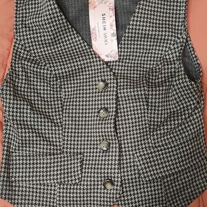 SHEIN Black and White Houndstooth Vest And Matching Skirt